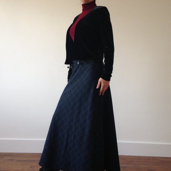 Reitmans - Black Velvet Vest With Fringe - Picture 8 of 14